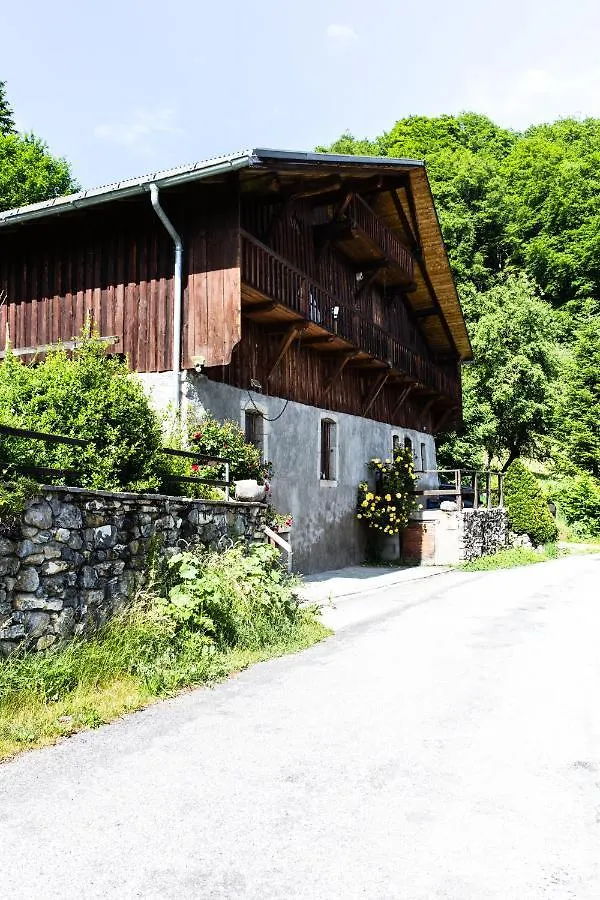Chalet Familial Authentique Avec Jardin/Cheminee Samoens