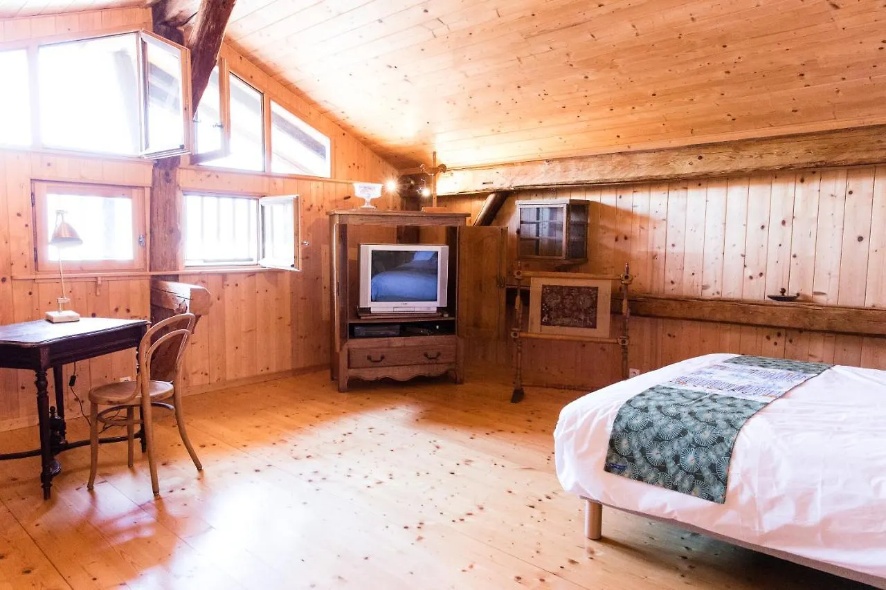Chalet Familial Authentique Avec Jardin/Cheminee Samoens